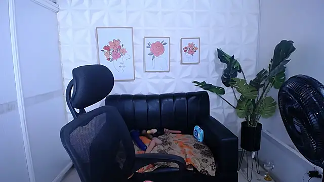 Valentinaa mature online show from 03.17.26