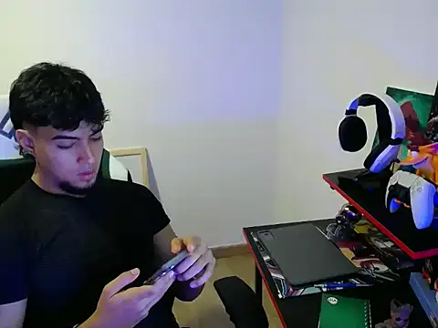 Snapshot of matias_bianco chatting on 12.04.25 matias bianco online show from 12.04.25