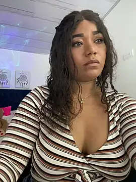 Snapshot of NanaRose77 chatting on 03.21.25 NanaRose77 online show from 03.21.25