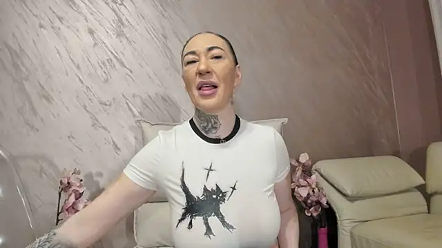 Rayanablackandwhite online show from 02.16.26