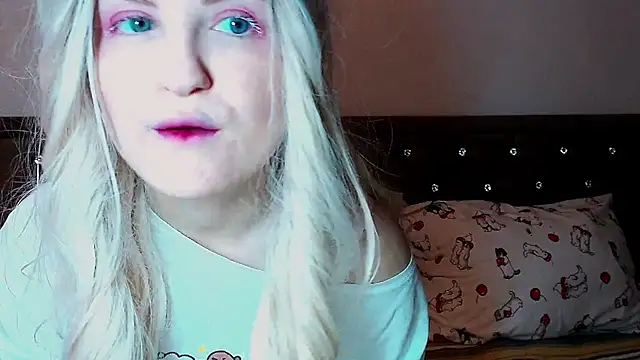 Snapshot of Sara4uu chatting on 09.11.25 Sara4uu online show from 09.11.25