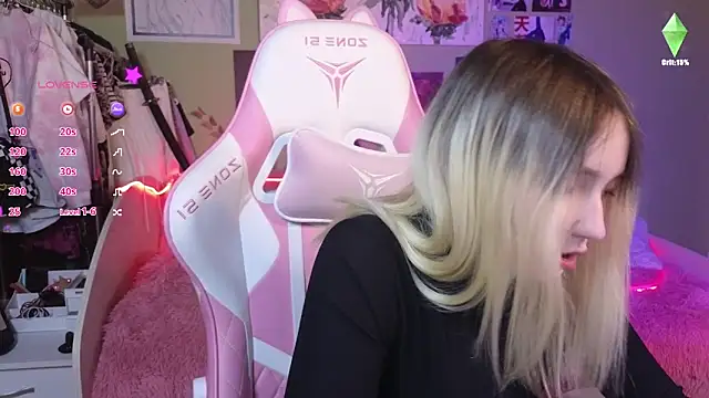 Evie Ro online show from 12.16.24