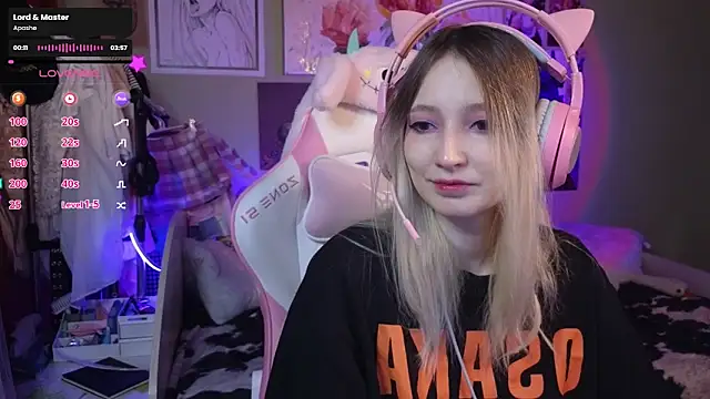 Evie Ro online show from 02.04.25