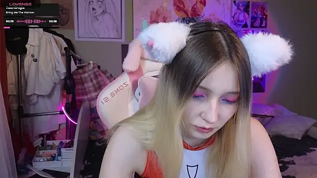 Evie Ro online show from 02.12.25