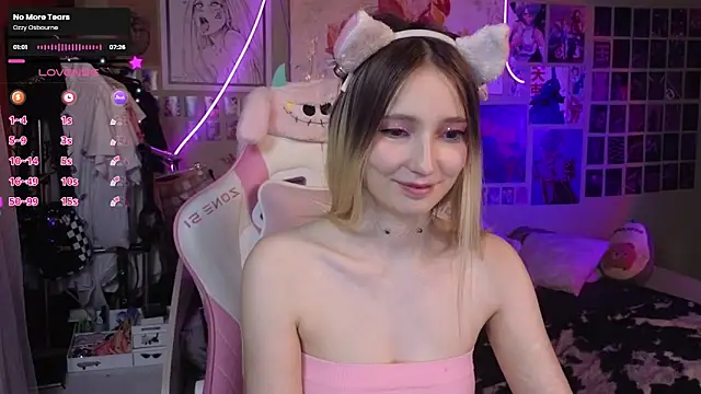 Evie Ro online show from 03.06.25