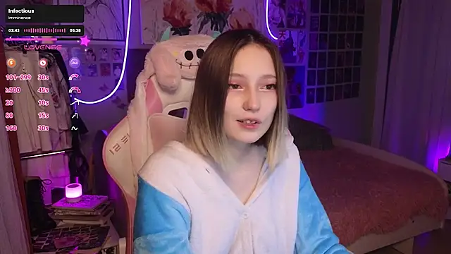 Evie Ro online show from 09.24.25