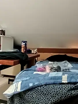 JOHANNA9MOI02 online show from 11.22.25