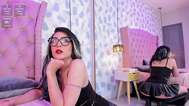 Snapshot of saori_blue chatting on 12.02.24 saori blue online show from 12.02.24