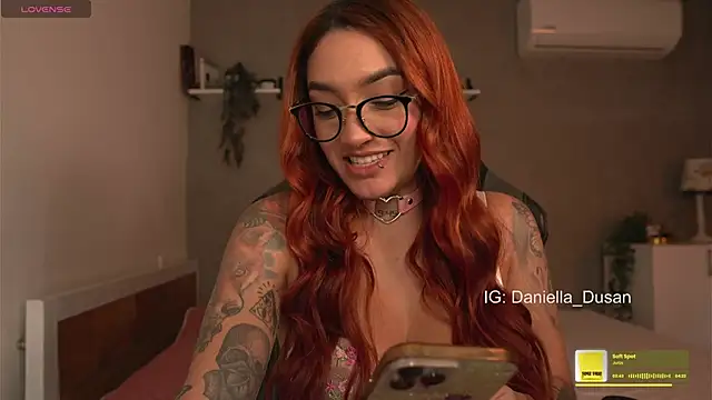 Snapshot of DaniDusan_ chatting on 01.28.25 DaniDusan  online show from 01.28.25