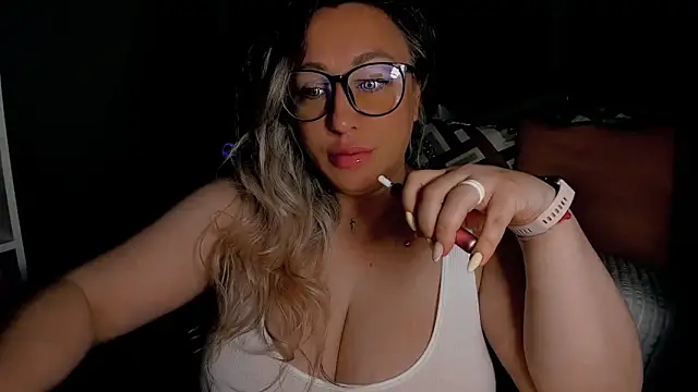Snapshot of CumOnMy_Tits chatting on 06.15.26 CumOnMy Tits online show from 06.15.26