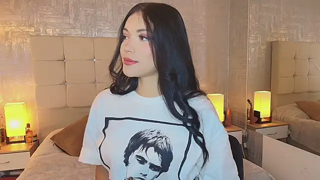 Snapshot of Baby_Venuss chatting on 12.30.24 Baby Venuss online show from 12.30.24