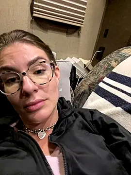 Snapshot of Milfywaysx chatting on 09.15.25 Milfywaysx online show from 09.15.25