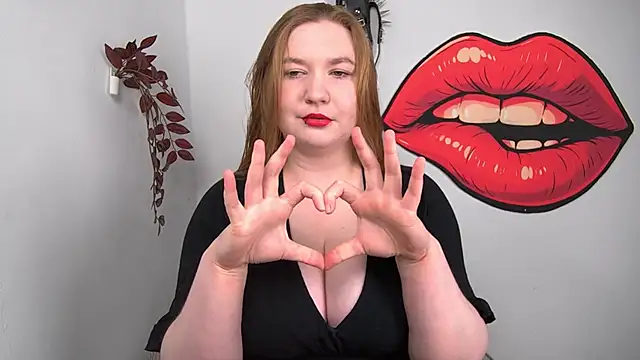 Snapshot of LaraDream chatting on 04.19.26 LaraDream online show from 04.19.26