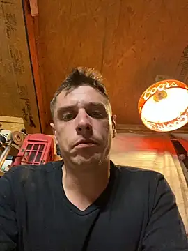 Snapshot of DillPie chatting on 11.16.25 DillPie online show from 11.16.25