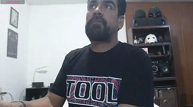 Snapshot of soyelcarlitos_ chatting on 03.20.25 soyelcarlitos online show from 03.20.25