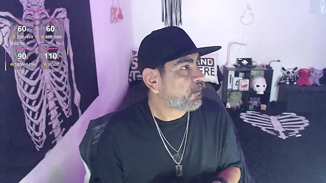 soyelcarlitos  online show from 06.09.26