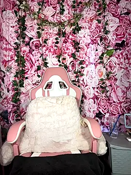 mismialove online show from 10.19.25