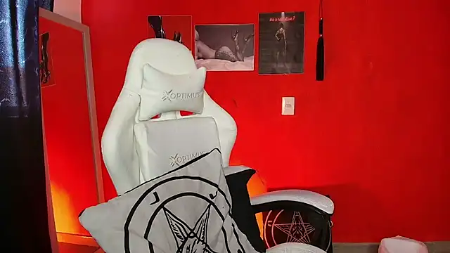luci fer devil online show from 04.29.26