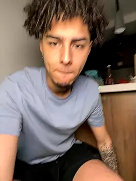 Snapshot of bigryann23 chatting on 11.08.25 bigryann23 online show from 11.08.25