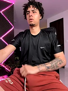 Snapshot of bigryann23 chatting on 11.26.25 bigryann23 online show from 11.26.25